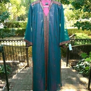 ❤️ Women’s teal and fuchsia caftan, sz Med, NWT ❤️